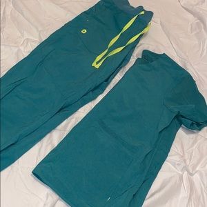 Marine Figs scrub set